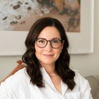 Molly Ellsworth's Instagram, Twitter & Facebook