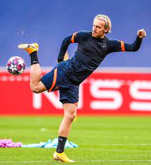 Последние твиты от emil forsberg (@eforsberg10).@dierotenbullen& sweden national @nikefootball athlete. Emil Forsberg On Twitter Another Big Championsleague Dance Tomorrow Let S Do It Missaofinal Rblpsg