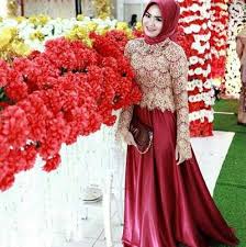 Seperti model dress brokat pendek untuk pesta terbaru yang ada di atas dengan gambar bunga membuat para wanita akan semakin cantik dan elegan. Wah Dress Brokat Modern Dengan Hijab Benar Benar Kece Buat Kondangan Intip Padu Padannya Di Sini Ladies