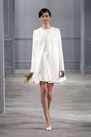 Elegante geschenke zur goldenen hochzeit und originelle geschenkideen für das brautpaar. Weisses Kostum Standesamt Awesome Hochzeit Kostum Standesamt Zivilhochzeitskleider Weisses Kostum S Kurze Hochzeitskleider Brautkleid Kurz Kurzes Hochzeitskleid