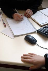 Être salariée d'une petite structure il est plus difficile de se faire embaucher, mais cela arrive, notamment en mairie pour animer des permanences d'accueil de. Demarches Administratives Ecrivain Public Ville De Poitiers