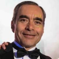 100+ perfiles de «Barker»