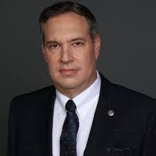 Drew Lee's Instagram, Twitter & Facebook