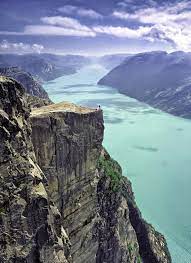 And 45 minuttes to reach the top and 1,5 hours to descend. The Pulpit Rock Preikestolen Norway By Preikestolen Or Prekestolen Also Known By The English Translations Of Prea Norwegen Reisen Norwegen Landschaft Reisen