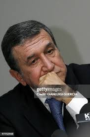 318 Safa Press Stock Photos, High-Res Pictures, and Images