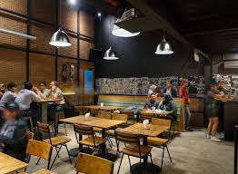 Di kemang ada burger bar yang sajikan aneka burger enak dengan interior heavy metal rock. All Out And Lawless Burger Manual Jakarta