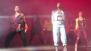 Après des débuts remarqués sur les réseaux sociaux et de nombreuses collaborations, sa percée se fait dès la sortie de son premier album intitulé journal intime, publié le 25 août 2017, et certifié disque de platine 2. The Pants Rhinestone Sequin Grey Aya Nakamura In Aya Nakamura 40 Clip Official Spotern