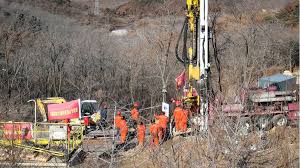 Они работают в шахтах или разрезах (по сути, то же, что и карьеры). Trapped Chinese Miners Note Sparks Hopes For Rescue Bbc News