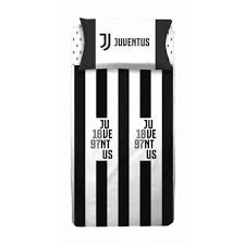 Planetarie, su percalle stampato è sicuramente un disegno unico, con i suoi anelli rossi… il rosso ancora una volta colore dirompente nella bivalenza bianco e nero. Completo Letto Lenzuola Fc Juventus Ufficiale Letto Matrimoniale Juve 1987 Soho Milano