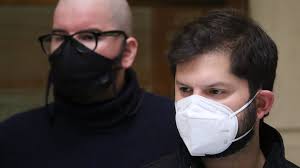 Jun 19, 2021 · durante la jornada, boric estuvo acompañado por los constituyentes electos beatriz sánchez, fernando atria y daniel stingo, además del diputado giorgio jackson (rd), del alcalde electo de maipú, tomás vodanovic, y del alcalde de independencia, gonzalo durán, entre otros. Giorgio Jackson Envio Corazon Coreano A Gabriel Boric Y Enternecio A Los Fans Del K Pop