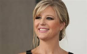 Simone Kaminski's Instagram, Twitter & Facebook