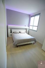 Chambre Parentale Sobre Et Elegante Avec Tete De Lit Menuisee Sur Mesure Et Eclairage Indirect Ateliergermain Officiel Schlafzimmer Zimmer Bett