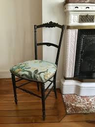 Patine or et velours vert un souffle de romantisme pour ces chaises baroques qui évoquent les grands mariages fastueux. Restauration D Une Chaise Napoleon Iii Eclectic Living Room Paris By The Demeure Houzz