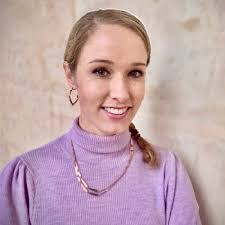 Anna Sanders's Instagram, Twitter & Facebook