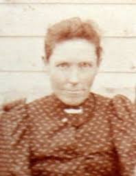 Ellen Oldham's Instagram, Twitter & Facebook