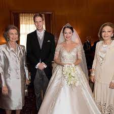Farah diba (born october 14, 1938) was the third wife of mohammad reza shah pahlavi and the last empress of iran. Ø­Ø¶ÙˆØ± Ø´Ù‡Ø¨Ø§Ù†Ùˆ ÙØ±Ø­ Ù¾Ù‡Ù„ÙˆÛŒ Ø¯Ø± Ù…Ø±Ø§Ø³Ù… Ø¹Ø±ÙˆØ³ÛŒ Ø´Ø§Ù‡Ø²Ø§Ø¯Ù‡ Ù„ÛŒÚ©Ø§ Ø¢Ù„Ø¨Ø§Ù†ÛŒ Û· Ø§Ú©ØªØ¨Ø± Û²Û°Û±Û¶ Her Imperial Majesty Farah Pahlavi Attends T Wedding Dresses Lace Farah Wedding Dresses