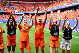 Bondscoach sarina wiegman heeft fenna kalma toegevoegd aan de selectie van de oranjeleeuwinnen. Fifawwc2019 Little Kicks Oranje Leeuwinnen Dominate The Indomitable Lionesses Iris Fine Shekicks
