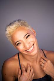 Karen Hauer's Instagram, Twitter & Facebook