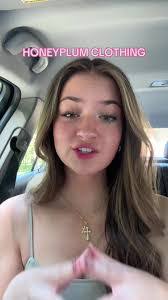 Lauren Marble's Instagram, Twitter & Facebook