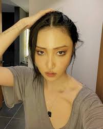 162 cm (5'3¾) official / 160 cm. Mamamoo Hwasa Proves She S A Sexy Queen In New Set Of Photos Kpopstarz