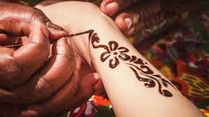You don't have to be on vacation to be tempted by henna. Catriona Rowntree Bali Henna Tattoos Are Dangerous