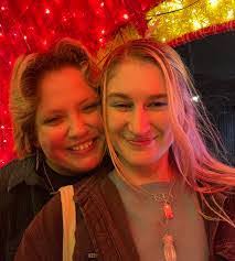 Ashley Mullikin's Instagram, Twitter & Facebook