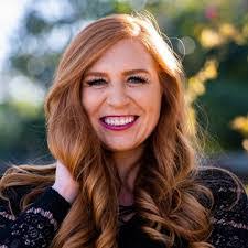 Danielle Oneill's Instagram, Twitter & Facebook