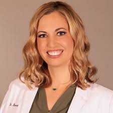 A study found that women take in 5pounds(2.2kgs) of make up every year but  Karitas believes this amount is less because of men😂 #NxtMorningZoo