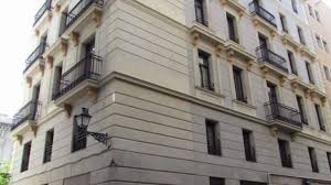 The un fussy hotel santa marta barcelona is located on a quiet street close to the parc ciutadella, where the barcelona zoo is, and a short walk from the beach. Hotel Santa Marta Katalonien Holidaycheck
