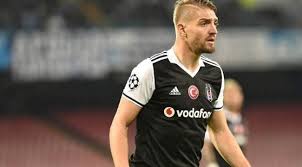 Caner erkin asena atalay'dan ayrıldıktan sonra oyuncu şükran ovalı ile evlenmiştir. Caner Erkin Asena Atalay A Savas Acti Gundemotuzbes