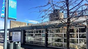 New Market Gives Old Montreal A Juice Bar Cafe And Barbecue Restaurant Old Montreal Barbecue Restaurant Montreal