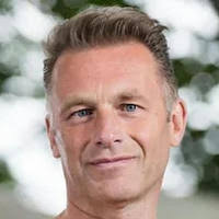 For those who missed it when it aired back in january, here is: About Chris Packham British Naturalist 1961 Biography Bibliography Facts Career Wiki Life
