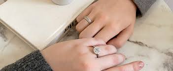 I know nigeria is hard but living with a crowd and wanting a woman to join you there is insensitive. Engagement Ring Sizing Guide With Clarity