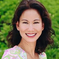 Bonnie Mccrystal's Instagram, Twitter & Facebook