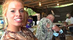 Texas huntress Kendall Jones posts Facebook open letter about dad's  'tragic' death