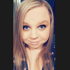 Danielle Lindquist's Instagram, Twitter & Facebook