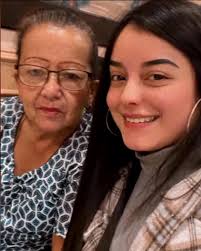 Country singer covers funeral expenses for Houston family killed in accident