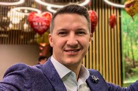 Discografia, top músicas e playlists. Gajer Balint Megnosult Szepsegkiralyno Parja Gyonyoru Menyasszony Volt Hazai Sztar Femina