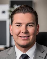 Leslie Biederman's Instagram, Twitter & Facebook