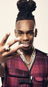 Embora nomeada nos documentos, Mariah Hamilton não é suspeita no caso de  adulteração de testemunhas. Ela é a testemunha que eles alegaram estar  sendo adulterada. O advogado de Hamilton disse a ela