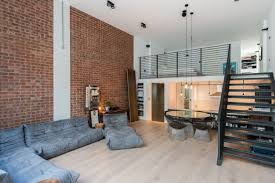 The utilitarian appeal of the industrial style combined with the charm and comfort of modern functionality is a popular blend that most homeowners are embracing gleefully. Loft Apartment With An Industrial Factory Feel Northbourne London 4 Imgbb