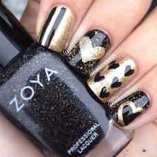 Ver más ideas sobre pastel negro con dorado, comida nutritiva recetas, kiwilimon recetas comida. Diseno De Unas En Color Negro Con Dorado Decorados Para Unas