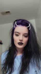 Don't be shy dm me. I need new friends. 🖤