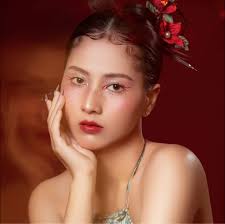 Three bogeys in his final four holes. Rory is 1 back with Bryson still to  play 18.