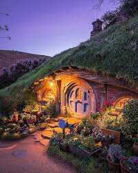 Exploringnewzealand Time To Step Into Another World And Walk The Footsteps Of The Legendary Frodo Baggins Hobbit House The Hobbit Beautiful Places