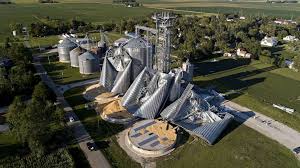 The path of a derecho, or. Volunteers In Iowa Step Up To Help Those In Need After Devastating Derecho Storm Abc News