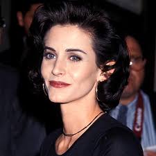 Courteney cox has a gorgeous head of hair, but even she isn't immune to a bad haircut. Courteney Cox S Changing Looks Instyle