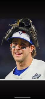 Ernie Clement's been using a random glove he bought off eBay through the  playoffs 😅🤷‍♂️ 📸 Kevin Sousa