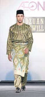 Kajian ini mengkhususkan kepada pemakaian baju kurung dalam masyarakat melayu di semenanjung malaysia. Cultural Simplicity General New Straits Times Tropical Fashion Custom Costumes Baju Melayu