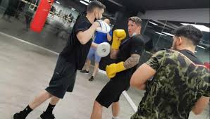 Torres made his debut for atlético de madrid in 2000. Fernando Torres And Omar Montes A Clean Punch In The Gym Junipersports